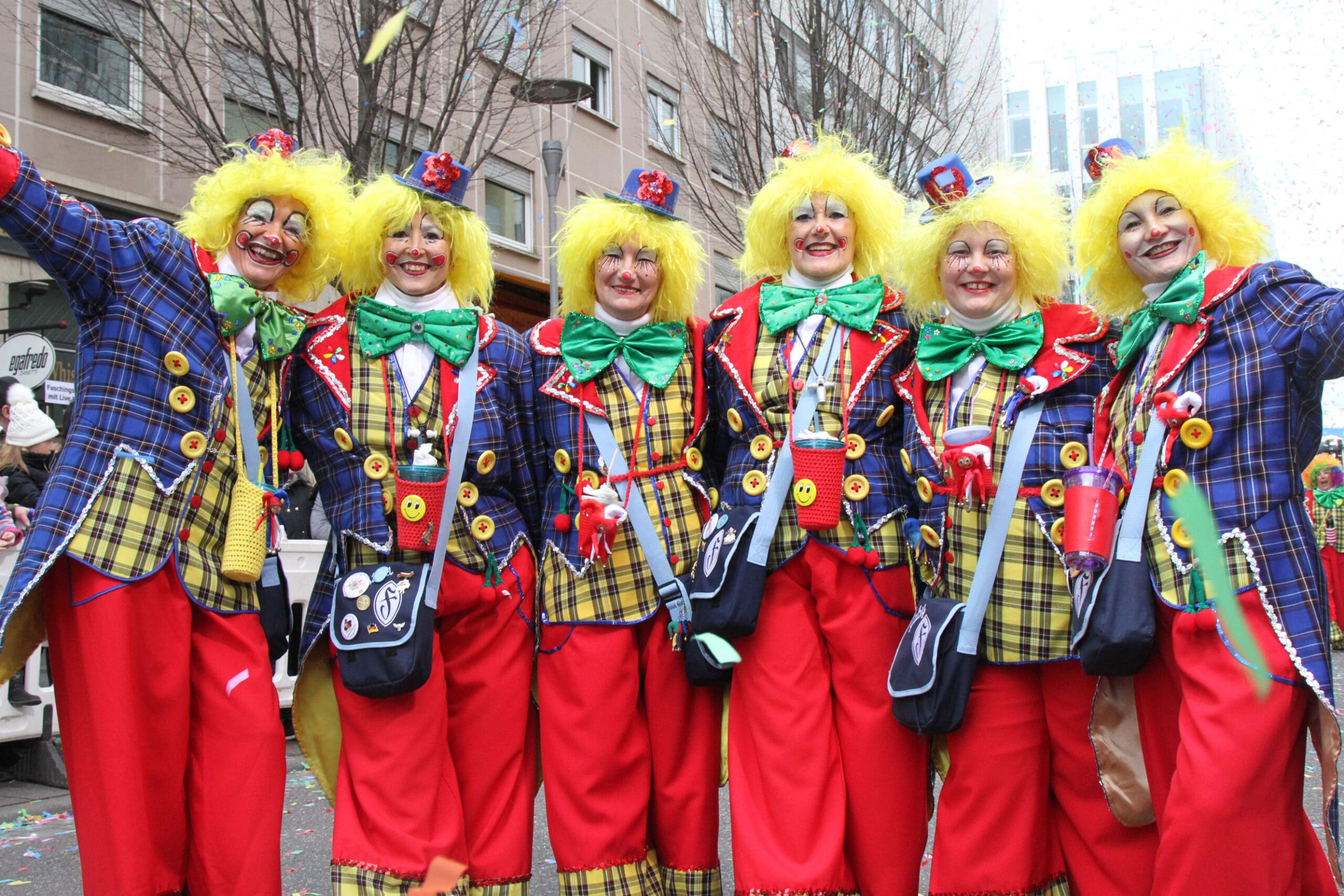 Clowns beim Fastnachtsumzug in Ludwigshafen