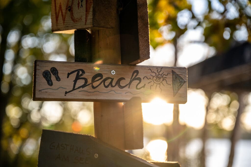 Hinweisschild Beach