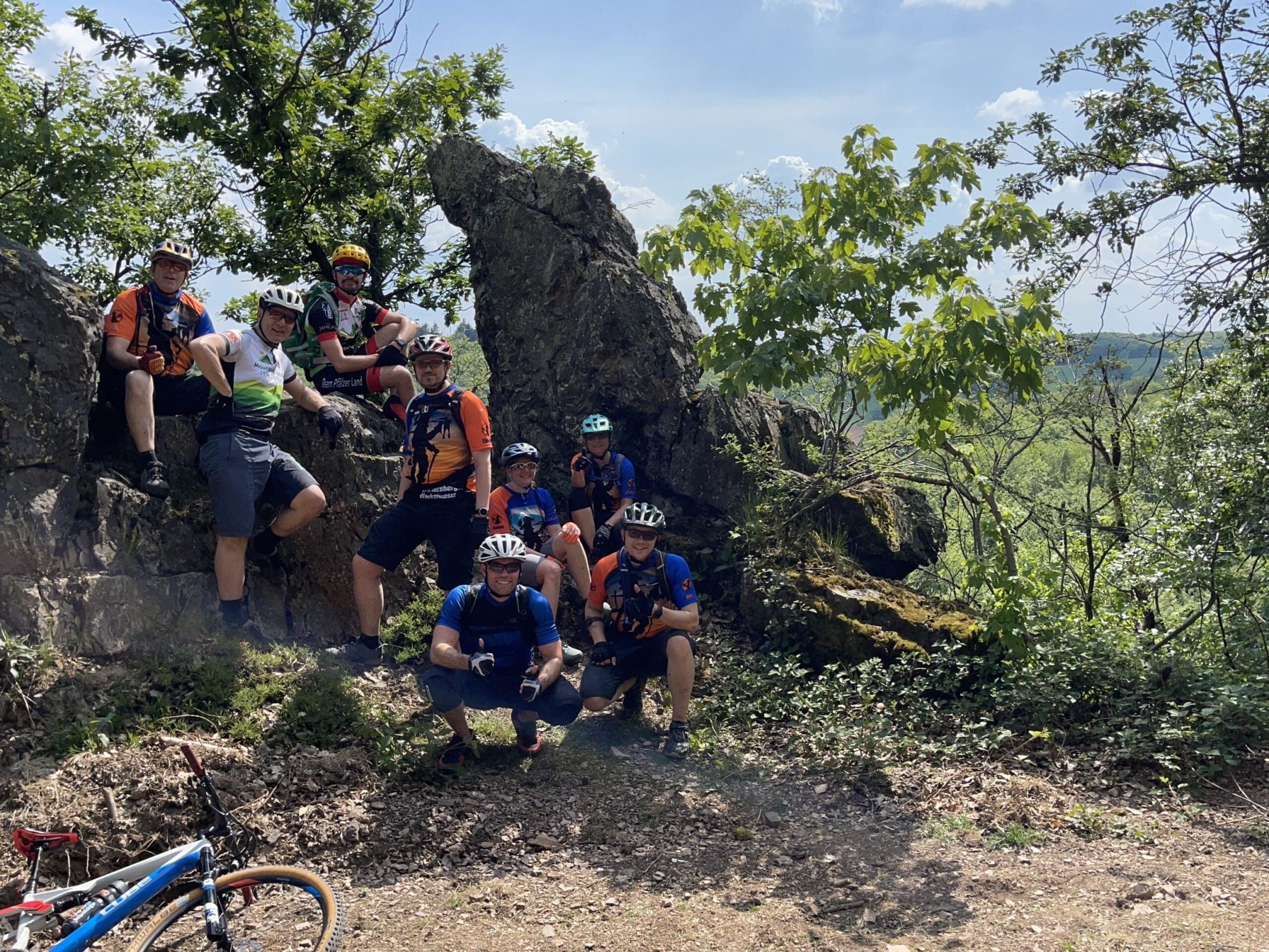 MTB Tour Jupiter Gravelride, eine Gruppe Mountainbiker